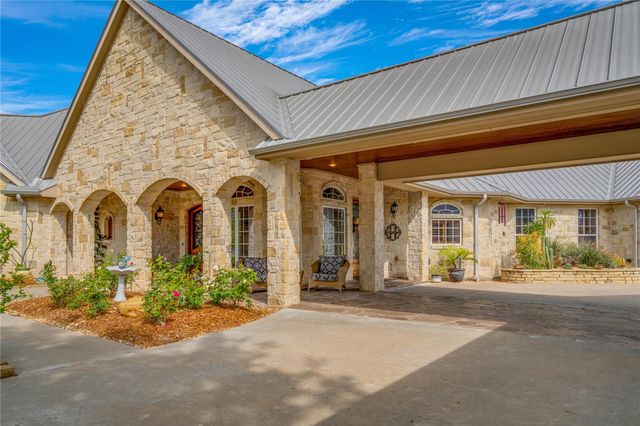 202 W North Street, Weimar, TX 78962