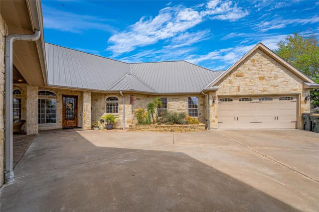 202 W North Street, Weimar, TX 78962