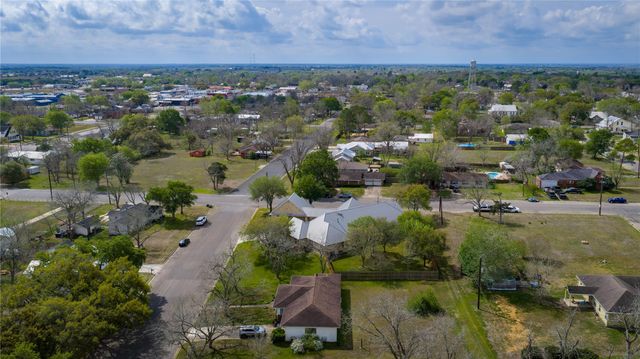 202 W North Street, Weimar, TX 78962