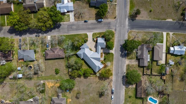 202 W North Street, Weimar, TX 78962
