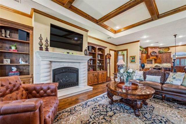 202 W North Street, Weimar, TX 78962