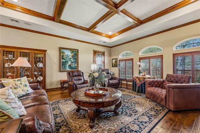 202 W North Street, Weimar, TX 78962