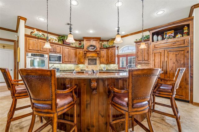 202 W North Street, Weimar, TX 78962