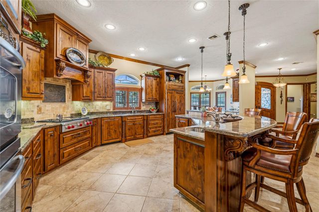 202 W North Street, Weimar, TX 78962
