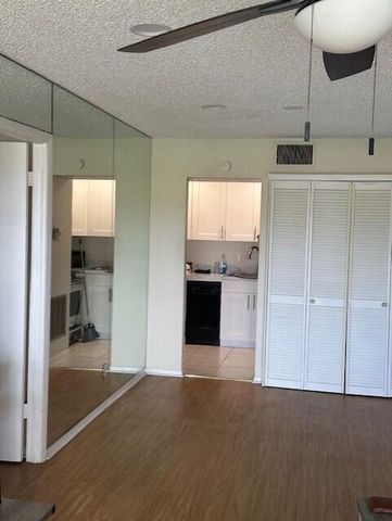 161 Lake Frances Drive 161, West Palm Beach, FL 33411