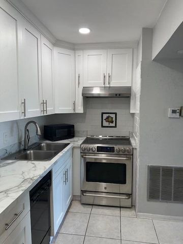 161 Lake Frances Drive 161, West Palm Beach, FL 33411