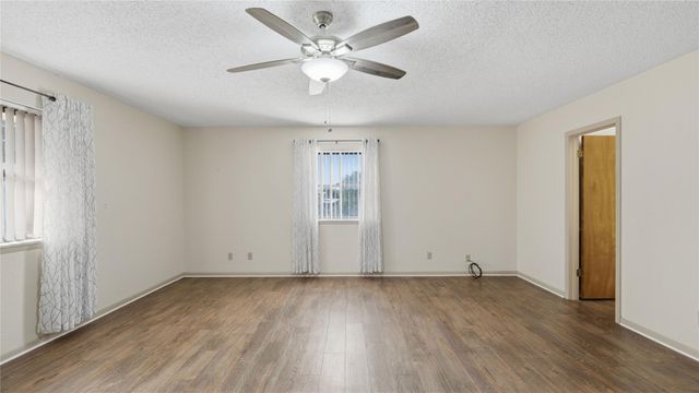 132 W Outer DR, Canyon Lake, TX 78133