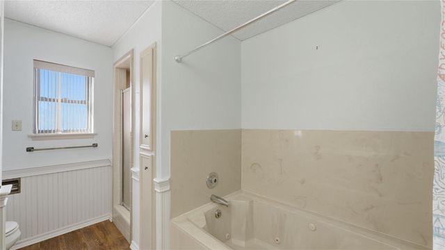 132 W Outer DR, Canyon Lake, TX 78133