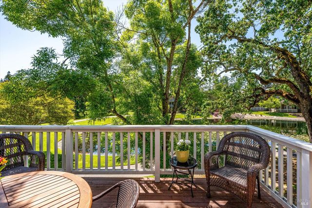 18120 Vassar Ct, Sonoma, CA 95476