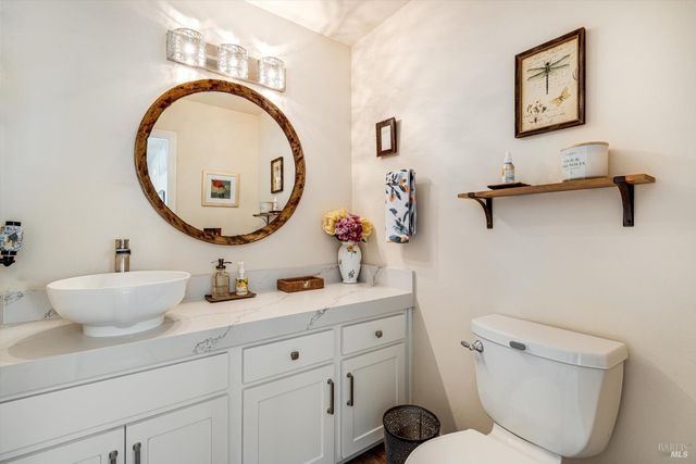 18120 Vassar Ct, Sonoma, CA 95476