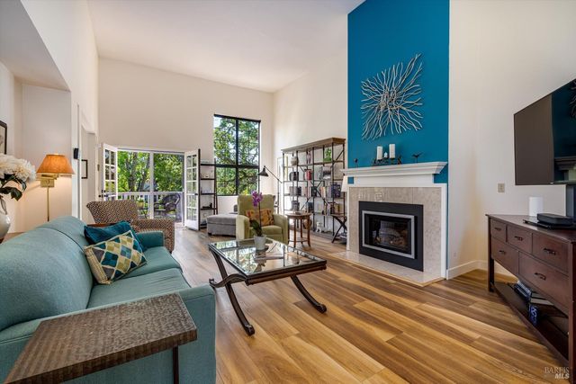 18120 Vassar Ct, Sonoma, CA 95476