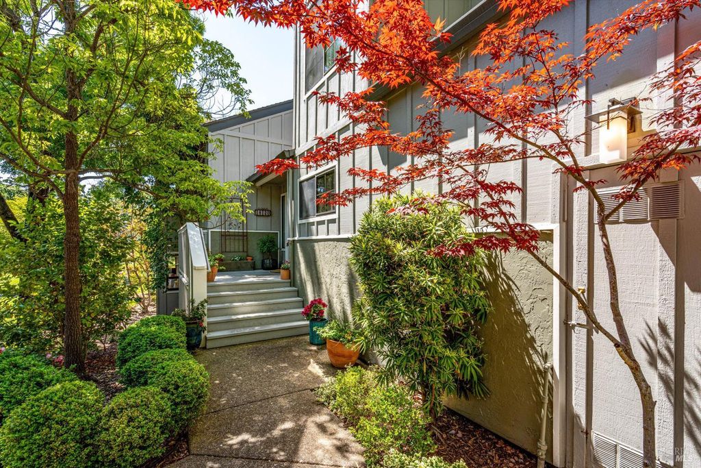 18120 Vassar Ct, Sonoma, CA 95476