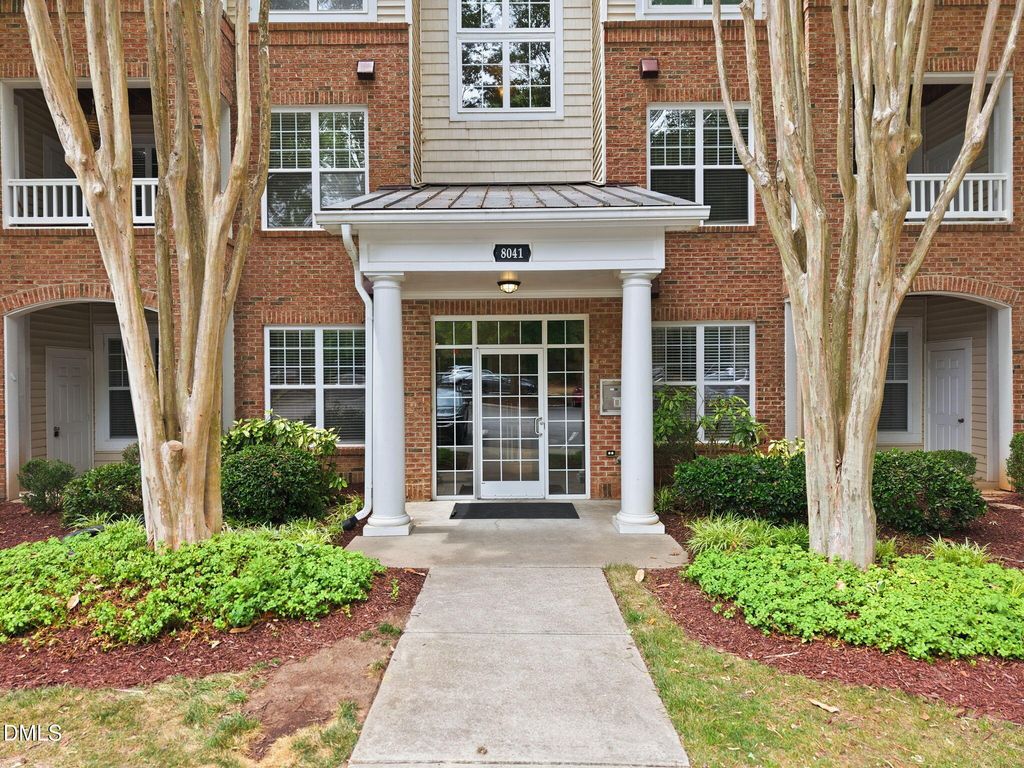 8041 Allyns Landing Way, Raleigh, NC 27615