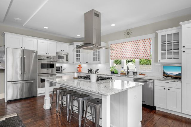 5845 York Avenue S, Edina, MN 55410