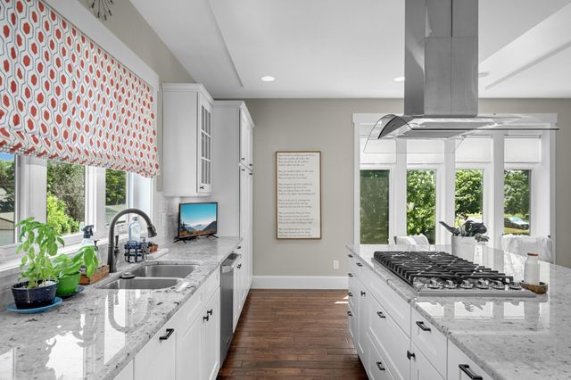 5845 York Avenue S, Edina, MN 55410