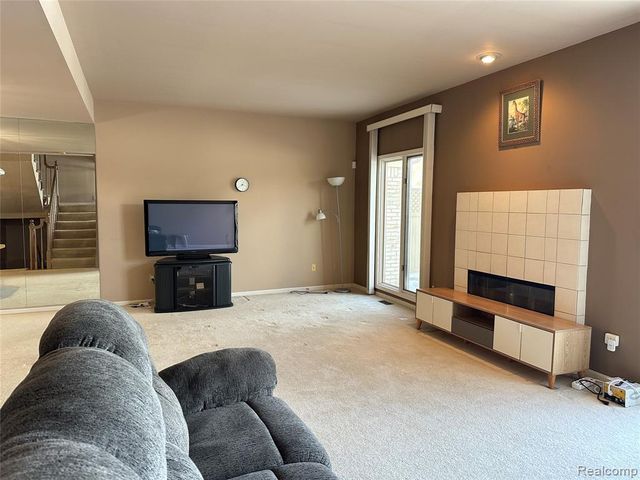 2753 Maitland Drive, Ann Arbor, MI 48105