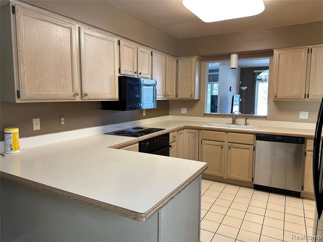 2753 Maitland Drive, Ann Arbor, MI 48105