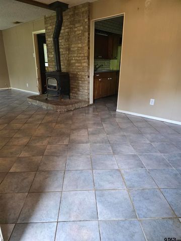 4520 Surratt, Longview, TX 75604