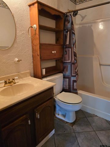 4520 Surratt, Longview, TX 75604