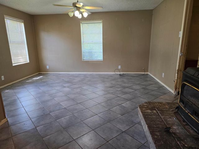 4520 Surratt, Longview, TX 75604