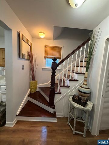 24 Roosevelt Avenue, Bergenfield, NJ 07621