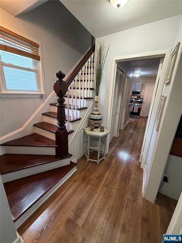 24 Roosevelt Avenue, Bergenfield, NJ 07621