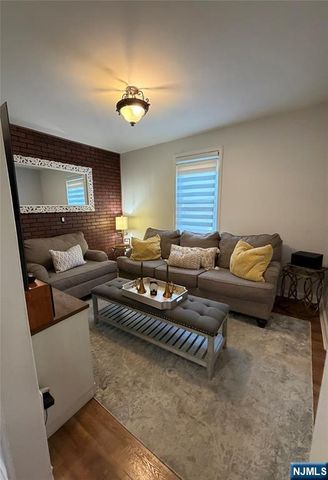 24 Roosevelt Avenue, Bergenfield, NJ 07621