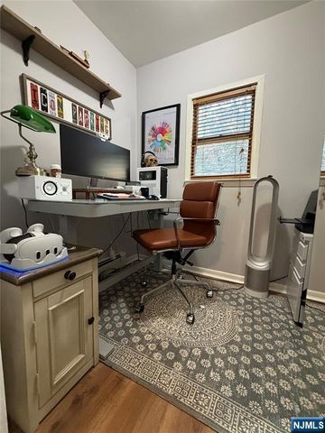 24 Roosevelt Avenue, Bergenfield, NJ 07621
