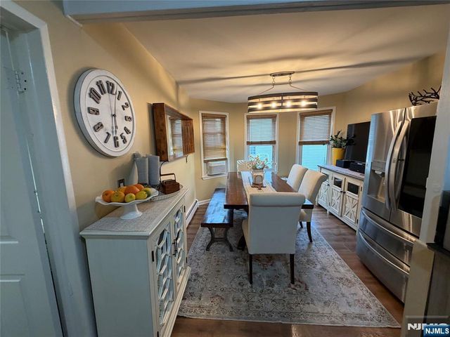 24 Roosevelt Avenue, Bergenfield, NJ 07621