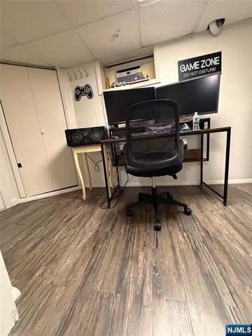 24 Roosevelt Avenue, Bergenfield, NJ 07621