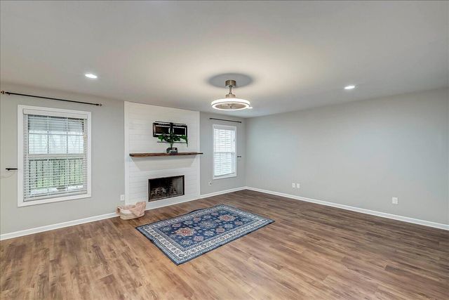 2089 Falling Leaves Lane, Lexington, KY 40509