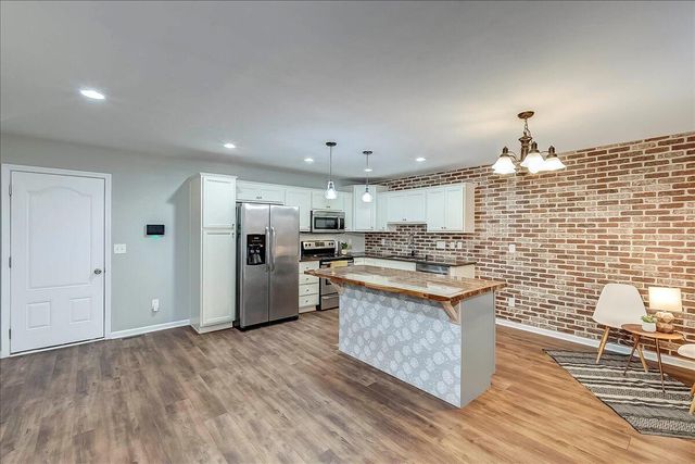 2089 Falling Leaves Lane, Lexington, KY 40509