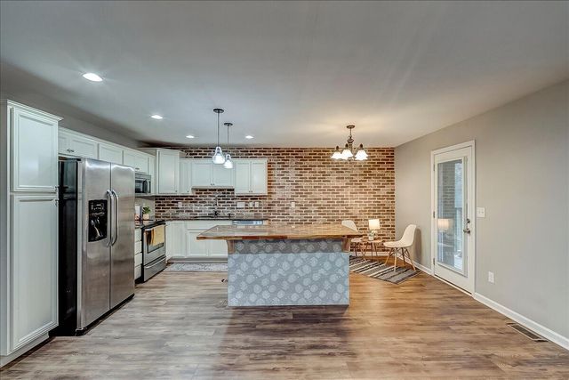 2089 Falling Leaves Lane, Lexington, KY 40509