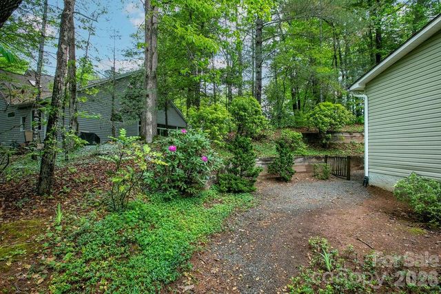 61 Autumn Glen Court, Brevard, NC 28712
