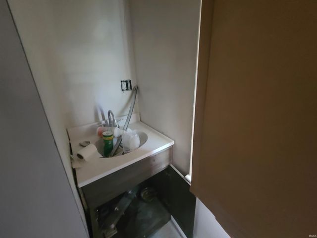 20099 Brick Road, South Bend, IN 46637