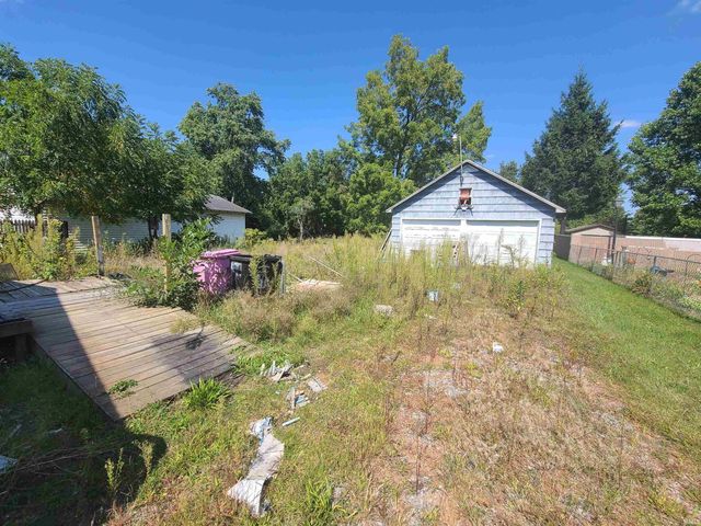 20099 Brick Road, South Bend, IN 46637