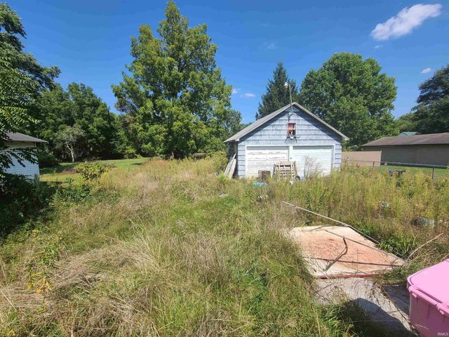 20099 Brick Road, South Bend, IN 46637