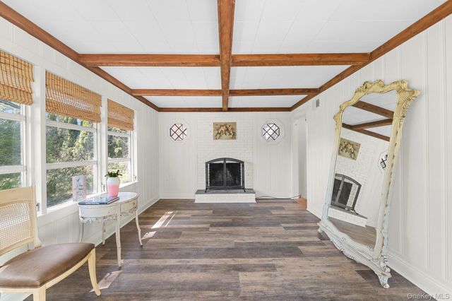 84 Evergreen Avenue, East Moriches, NY 11940