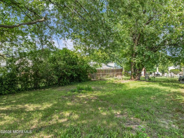 449 Alfred Road, Toms River, NJ 08757