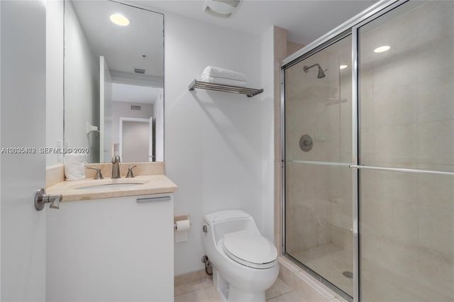 14951 Royal Oaks Ln 708, North Miami, FL 33181