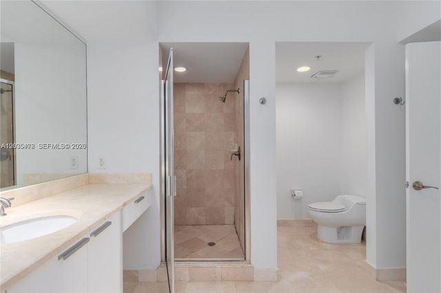 14951 Royal Oaks Ln 708, North Miami, FL 33181