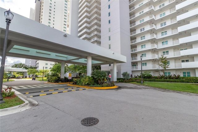 14951 Royal Oaks Ln 708, North Miami, FL 33181