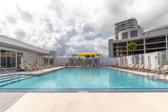 14951 Royal Oaks Ln 708, North Miami, FL 33181