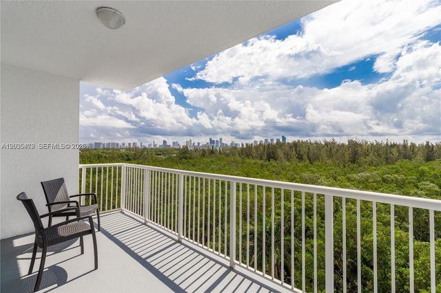 14951 Royal Oaks Ln 708, North Miami, FL 33181