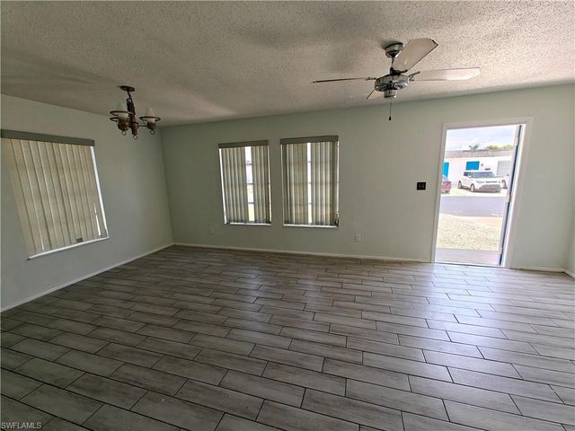 26 Temple CT, Lehigh Acres, FL 33936