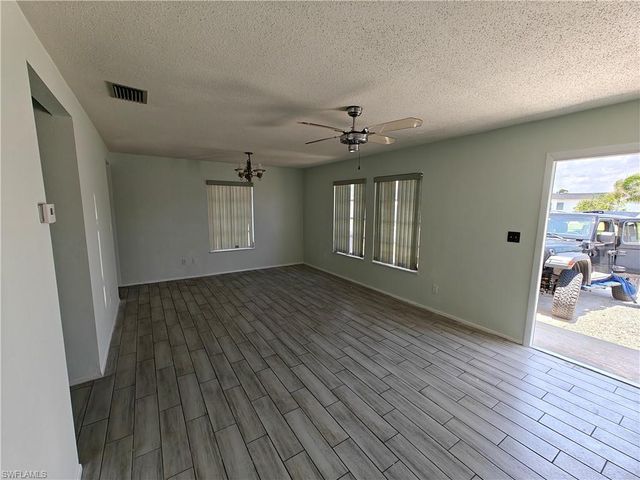 26 Temple CT, Lehigh Acres, FL 33936