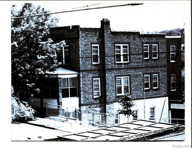 220 Woodland Avenue, Yonkers, NY 10703