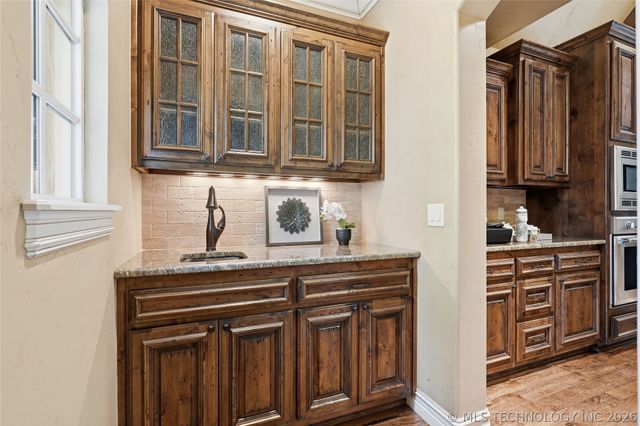 8001 S Galveston Court, Tulsa, OK 74132