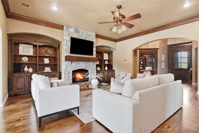 8001 S Galveston Court, Tulsa, OK 74132
