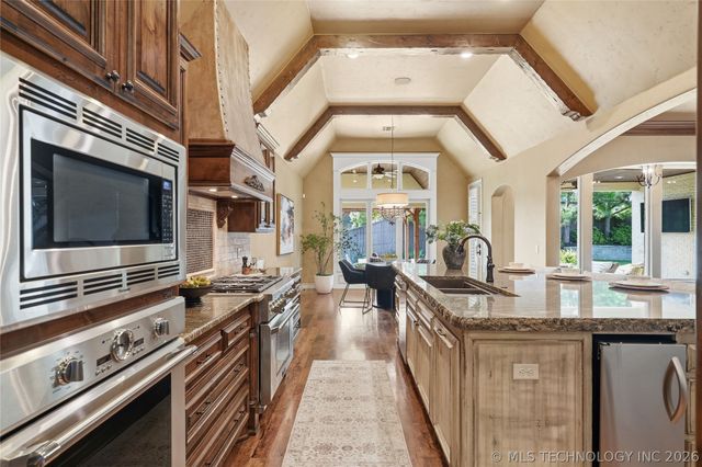 8001 S Galveston Court, Tulsa, OK 74132